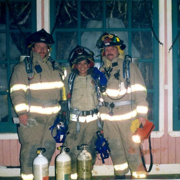 Please share & like “❤️” my flyer for my Next Live Steals & Deals Show! - Picture 6 of 14